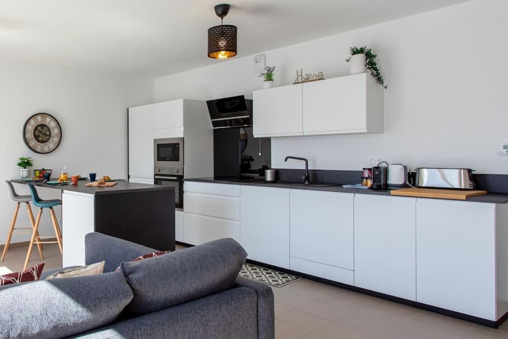 L17 Arenas Suite 3 Balconies 5Mins To The Sea Nice Exterior photo