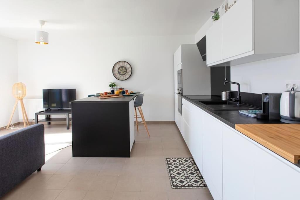 L17 Arenas Suite 3 Balconies 5Mins To The Sea Nice Exterior photo