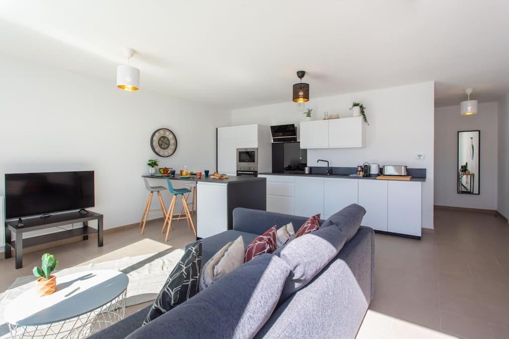 L17 Arenas Suite 3 Balconies 5Mins To The Sea Nice Exterior photo